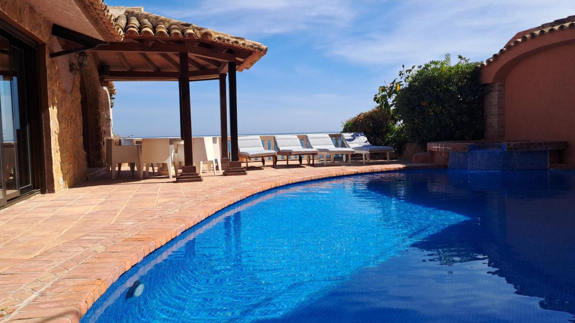 Villa Puerto Blanco กัลเป ภายนอก รูปภาพ